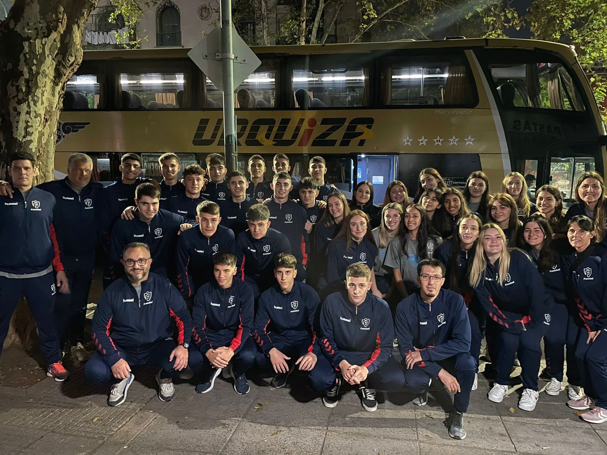 🚌 ¡Partimos rumbo a San Luis!

🤩 La delegación juvenil disputará el primer argentino del año del 25 al 30 de abril. 

🤝 ¡Comodidad asegurada de la mano de <a href="/Nuevachevallier/">Nueva Chevallier</a> !

👏🏽 ¡Vamos FeMeBal!