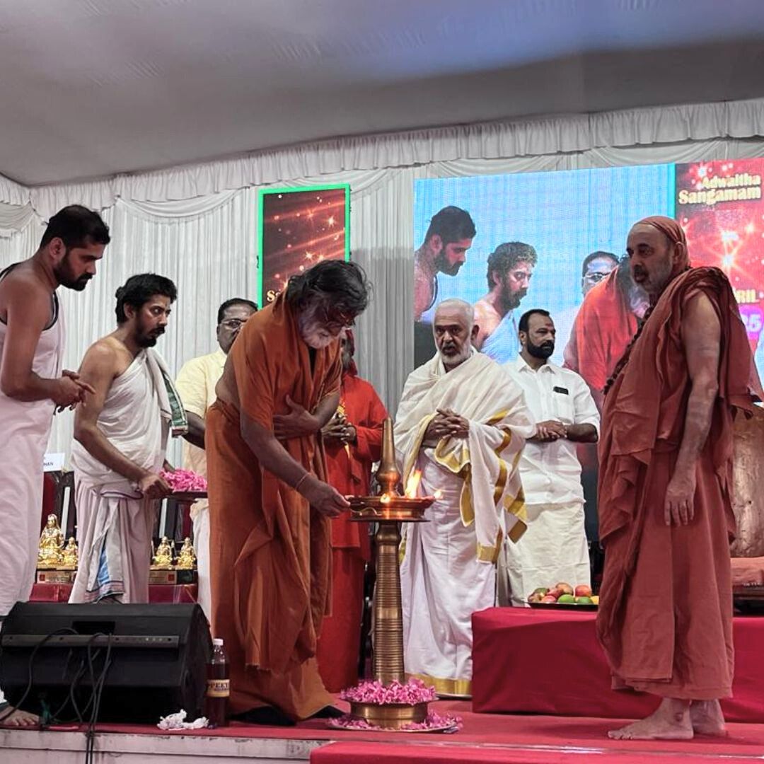 atmaguru's tweet photo. On Sri Shakara Jayanthi at Kalady, Kerala, Guru AtmaNambi for His Adwaitham teachings was honoured with Sri Shankaracharya Award.
#AtmaNambi #srishakarajayanthi #AdwaithaVedanta #massawakening #spirituality #enlightenment #upanishaanandamandir #theLIVELIFE #MahaAshramBuzios #UAM https://t.co/5GeklqIpcC