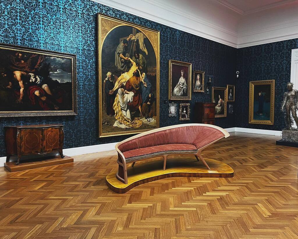 brigadeirocc's tweet photo. Gone furniture shopping… 🛋️ 

Just kidding, just snaps from a visit to the ever inspiring @agsa.adelaide, which showcases this stunning @jongoulder chaise (+ @broached_commissions + @lizwilliamsonweaver) and my uncle @khailiew’s beautiful sculptural … https://t.co/6CkfXoG0sm https://t.co/t360oxrNxQ