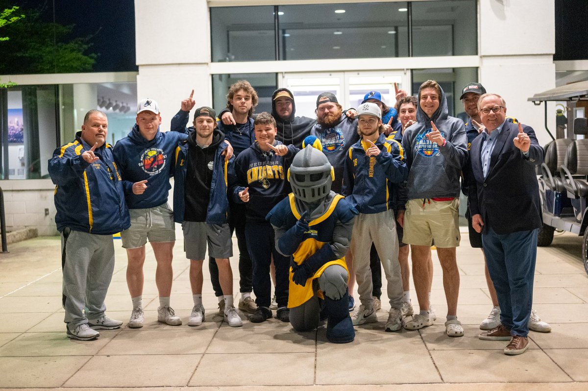 NeumannRec's tweet image. The @ncrha_official NATIONAL CHAMPIONS @neumannrollerhockey arrived home in style, with a police escort from @apd &amp;amp; an very excited welcoming committee including; Dr Domes, Sr Marguerite, Sr Linda, Sr Kathy, members of @neumannhockeyclub and of course @iamsirfrancis 🏒🏆