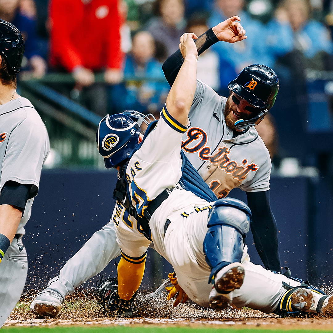 tigers's tweet photo. Starting the week off right!