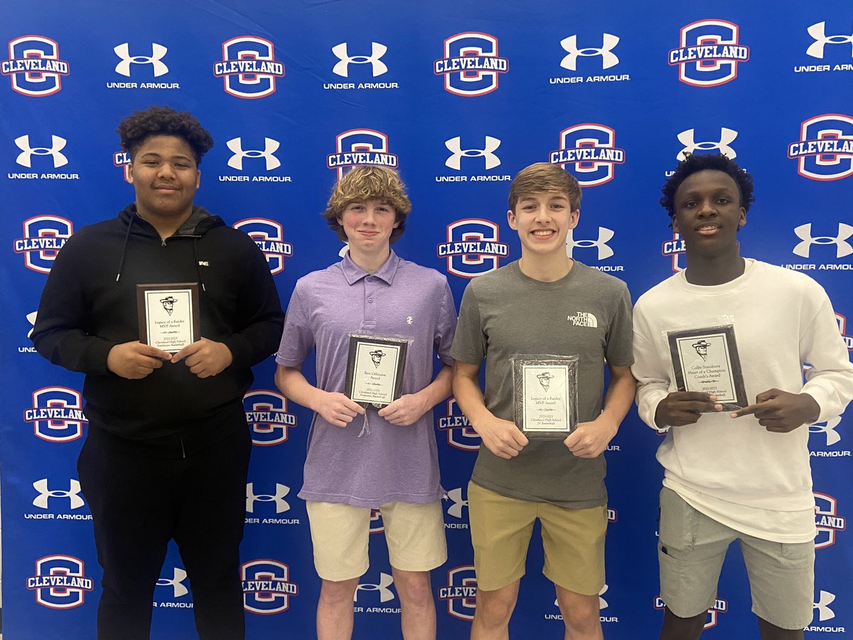 JamieBeavers's tweet photo. Pro One players representing at awards night, proud of you @BraydenB2026 offensive player of the year. Thank you  @broadway34ever for all you do for my boy. Proud to be a part of @CBR_Basketball https://t.co/mbcpD9u0rh