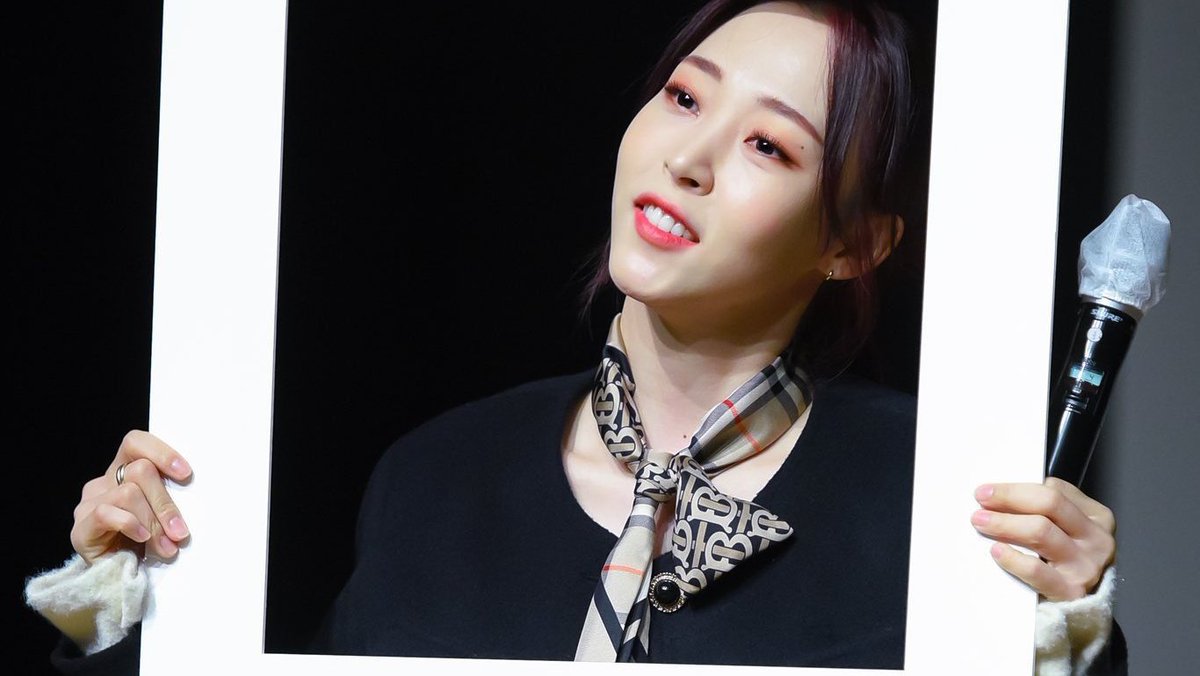 cinnapocket's tweet image. 𝙴s hora de activar y por eso es que la ocasión especial es el ⁦#𝑚eē𝐭i𝕟g·𓂂·͜·𝐵eяe 🎟️☆ y la alegría que desborda en éste bello ⁦#𝐬cǝ·𝐧e一𝚗𝚘𝟐⁩ es sencional, no sé ustedes pero de que hoy se celebra a lo grande los #𝟕00天𝑤i𝕥h𝙱er͟e⁩, se celebra porque is the 𝚋ēst!