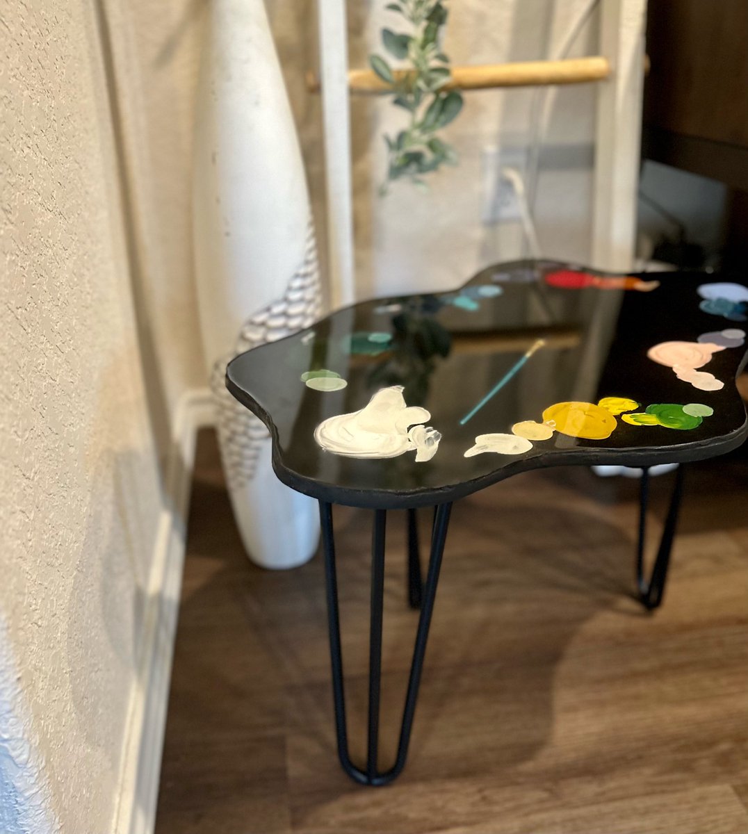 kelsotheartist's tweet photo. What do you think of my paint palette table https://t.co/oSKEDQQyex