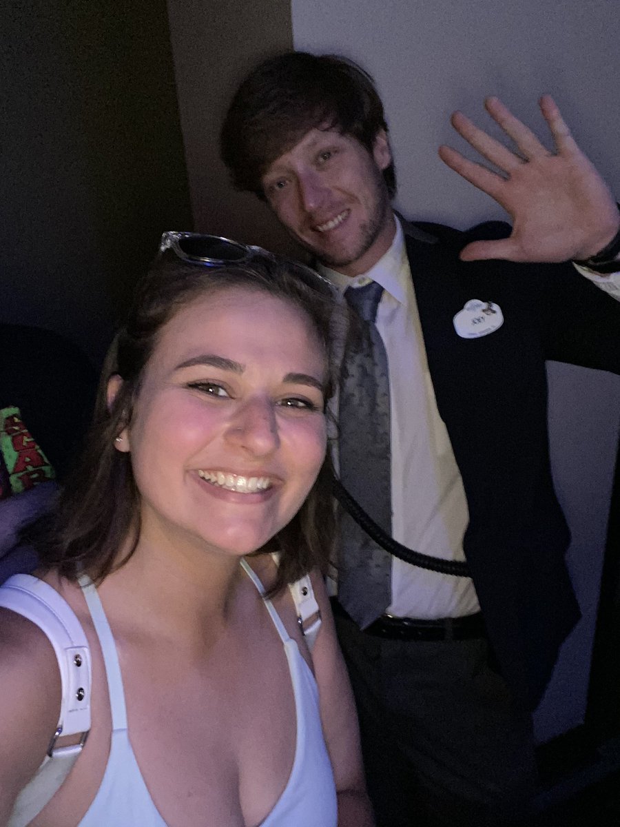 ordinarykaitlyn's tweet photo. @UniversalORL #uofistbump to our NBC Page, Joey! He gave us an exceptional tour, and is a great representation of a team member! https://t.co/R85jUoBnbv