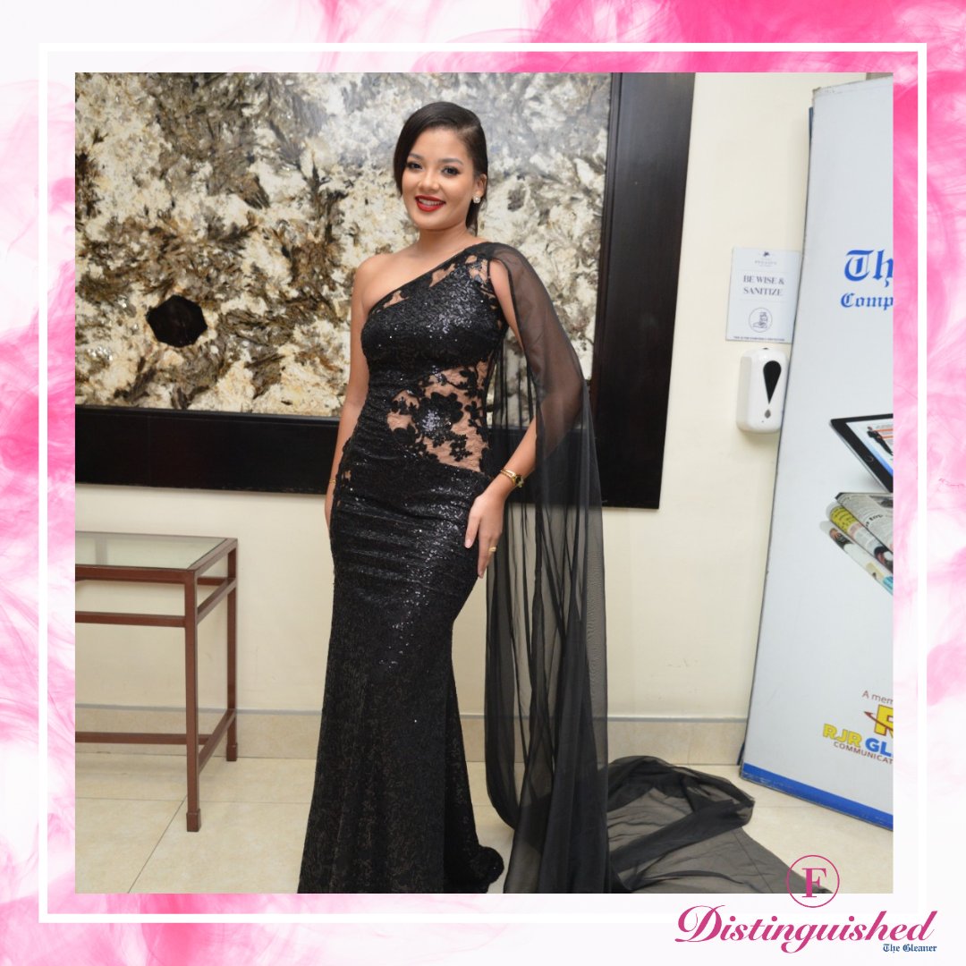 JamaicaGleaner's tweet photo. She's beauty and she's grace! Miss Universe Jamaica 2021 Daena Soares stuns in this black dress from Uzuri International Designs at the Flair Distinguished awards gala at the Jamaica Pegasus hotel in St Andrew.
📷: @Kage316Kh
#FlairDistinguished
#TheDistinguished https://t.co/AVnSLFhqyK