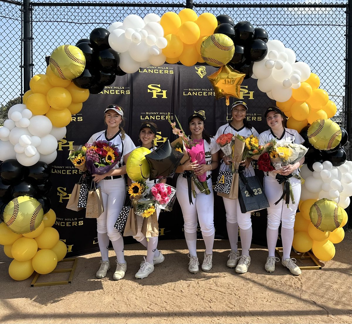 SoftballSunny's tweet photo. Final: Sunny Hills 13 | Troy 1 on Senior Day. Great innings from Perez &amp; Moreno. Offense had 13 runs on 13 hits. Multi hit game for Marquez, Pedraza, Watkins &amp; Cueva. RBIs from Flores, Marquez, Salcido, Pedraza, Gonzalez, Watkins, &amp; Cueva @SunnyHillsAD @sunnyhillshs @ocvarsityguy https://t.co/ikKUy34bgB