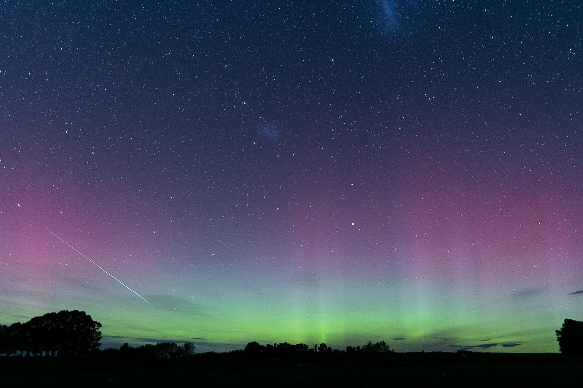 Aurora Australis, delivered straight to our South Island NZ mailbox. #AuroraAustralis #stormhour #spaceweathernz