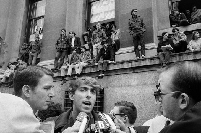 TammiMinoski's tweet photo. #OTD 1968: Angered with the college's affiliation with institutions connected to the #VietnamWar, students at #ColumbiaUniversity protested and took control of buildings on campus. https://t.co/Hi3rlCpUVX… #1960s #MarkRudd https://t.co/iaDHTMjsF1