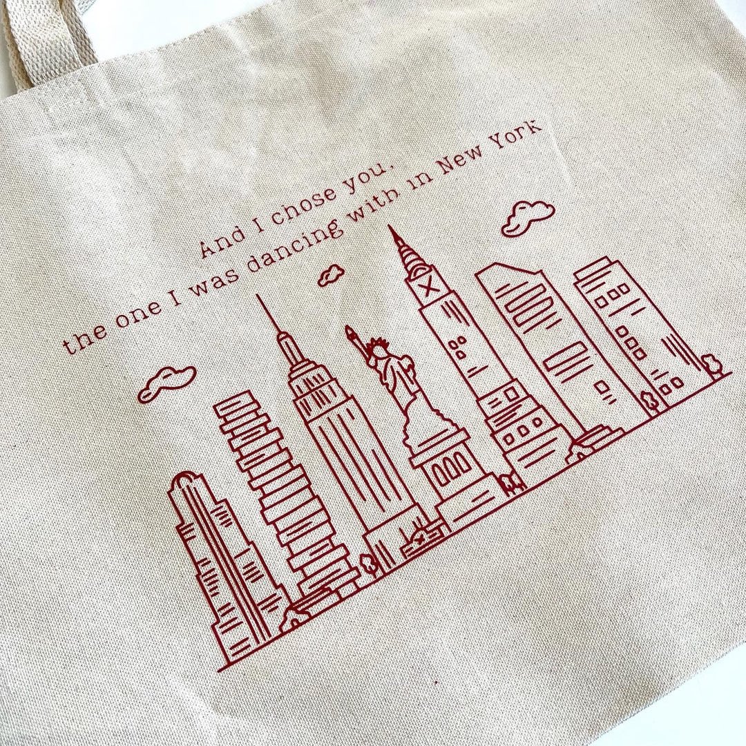 EmacityT's tweet image. atlanta swifties &amp;amp; anyone traveling to atlanta for taylor: our shop is at ponce city market and we have a lot of fun taylor sweatshirts and trinkets of all eras!!! - plz come visit give us a visit!! #TSErasTourAtlanta #TSErasTour