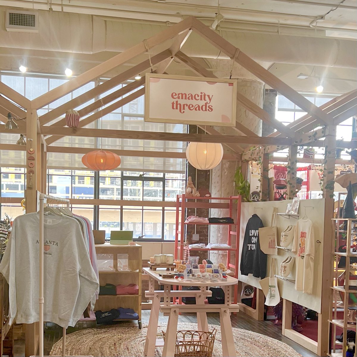 EmacityT's tweet image. atlanta swifties &amp;amp; anyone traveling to atlanta for taylor: our shop is at ponce city market and we have a lot of fun taylor sweatshirts and trinkets of all eras!!! - plz come visit give us a visit!! #TSErasTourAtlanta #TSErasTour