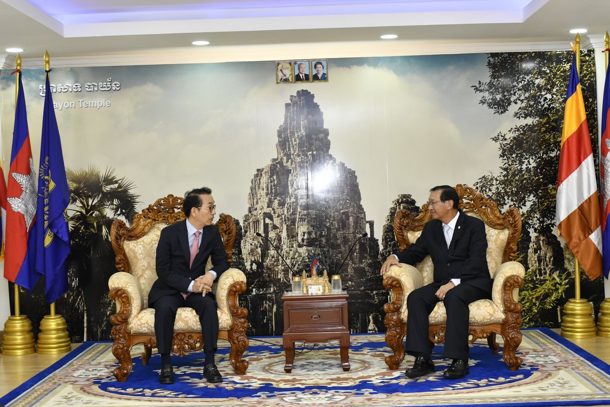 General_Dep_STI's tweet image. On Thursday, April 24, 2023

A Courtesy Call by His Excellency PARK Jung-Wook, New Extraordinary and Plenipotentiary Ambassador of the Republic of Korea to Cambodia.

#MISTI #koreanembassy