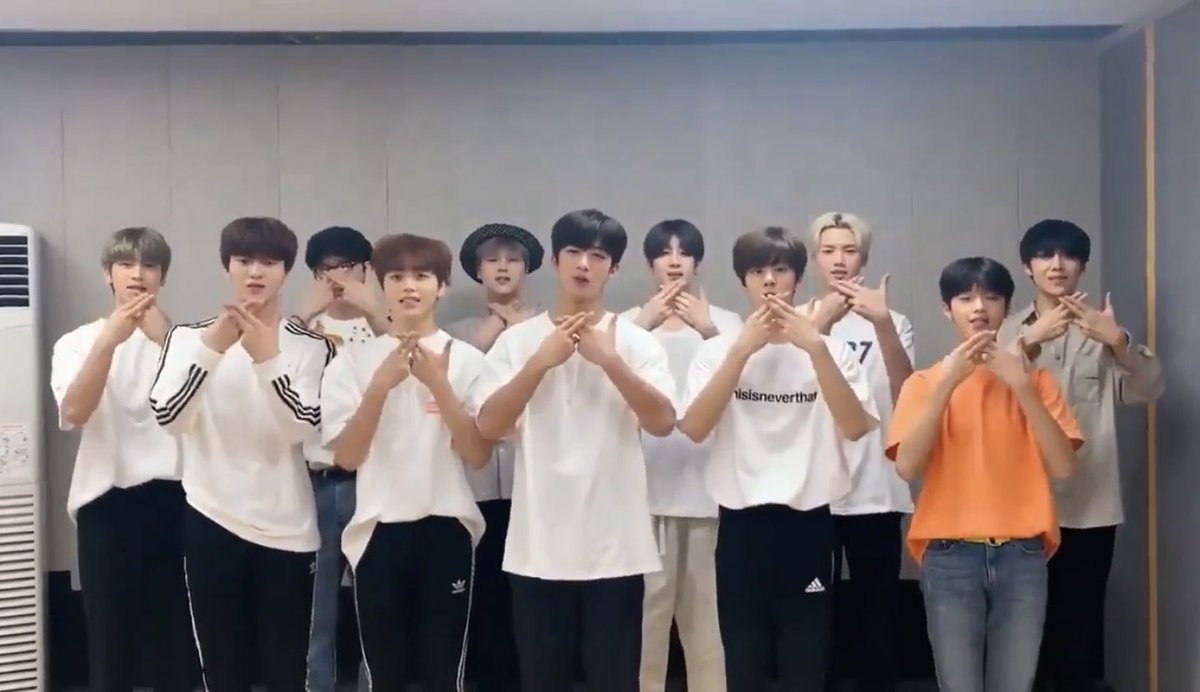 zhaolics's tweet photo. it’s just weird that in every other mnet survival show group: ioi, wanna one, x1, izone, kepler… the center is the center not the leader 😭😭 https://t.co/pPg4Tbbmsh