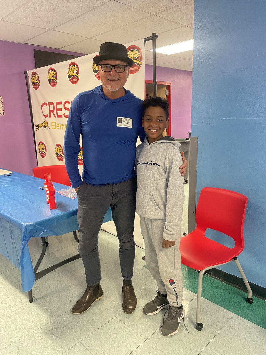 CouriersCorner's tweet photo. Braelyn was excited to stay after school and be able to learn more from Rafael Lopez after his assembly today. Thank you everyone @Crestview_NKC that made this happen. #BeaDreamer https://t.co/dIHPCBkMG2