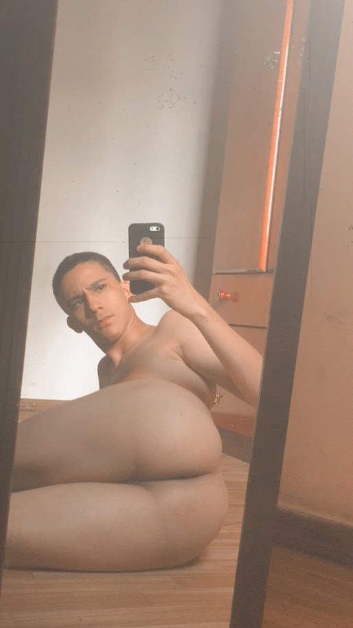 mrocha18_'s tweet photo. De ladinho é mais gostoso🥺🍑 https://t.co/3kEmPcuRhA