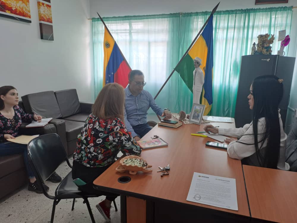 BermudezJoseA's tweet photo. #24Abril Reunión de trabajo con la Abog. Flor Martínez Alcaldesa de Córdoba, en la cual le presenté el @Sedebat_ organismo que viene a realizar una importante tarea para apoyar el impulso del municipio 
@FreddyBernal 
#PorAmorAlTachira https://t.co/2iuAXg5cjg