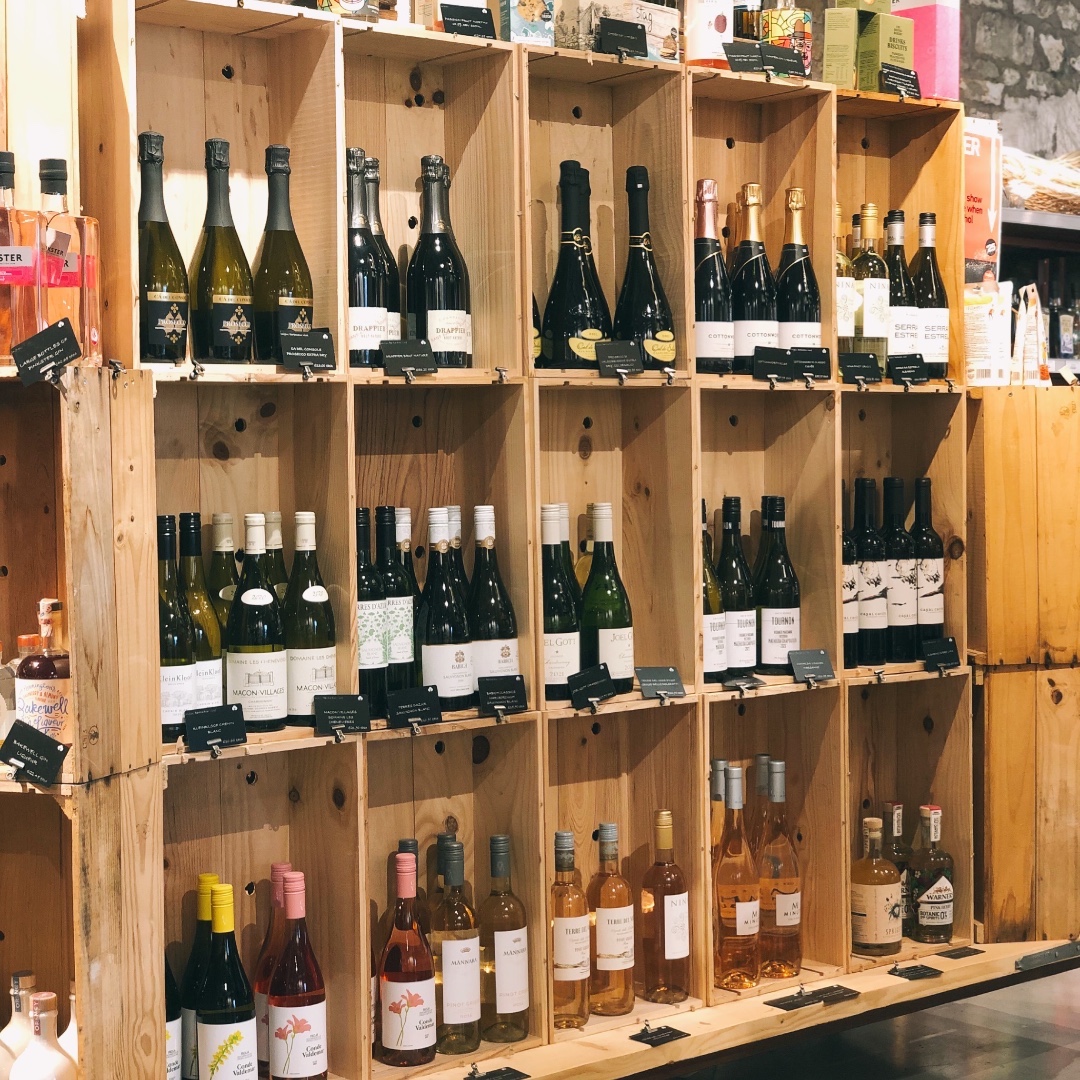 FlourishFHK's tweet photo. The bank holiday is right around the corner; we have a wide selection of alcohol and alcohol-free drinks to enjoy at the weekend 🍷🍺🥂

#bankholiday #drinks #alcoholfree #alcohol #wine #gin #drinks #weekend #celebration #localbrewery #localgins #localfarm #shoplocal https://t.co/HDltLTPSUc
