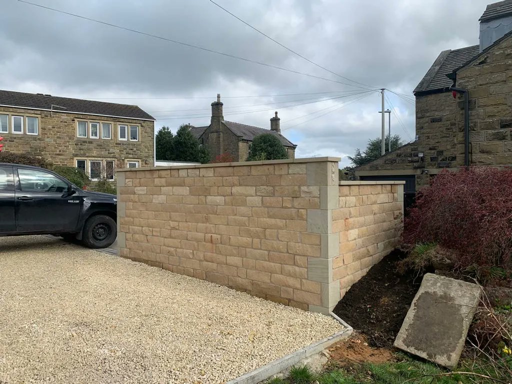 easypave's tweet photo. Our natural stone walling is hardwearing, reliable and looks great wherever it's installed. Big thanks to Martin Construction for sharing these shots of one of their recent projects. Get prices and ordering info via the link.

🔗  https://t.co/Q2km9PXwGo https://t.co/K4kDkP56bI