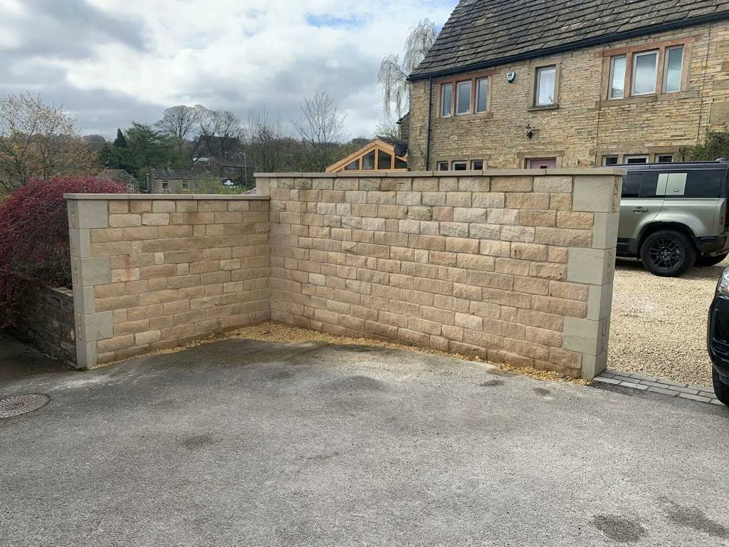 easypave's tweet photo. Our natural stone walling is hardwearing, reliable and looks great wherever it's installed. Big thanks to Martin Construction for sharing these shots of one of their recent projects. Get prices and ordering info via the link.

🔗  https://t.co/Q2km9PXwGo https://t.co/K4kDkP56bI