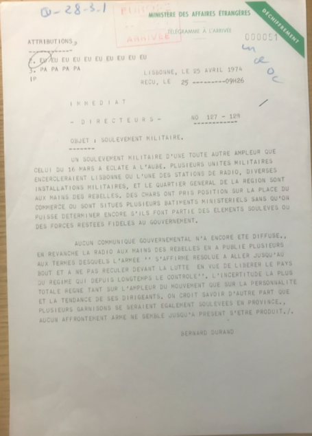 VictorPereir1's tweet photo. 49e anniversaire de la Révolution des Œillets ! 

En cadeau, le premier télégramme envoyé par l'ambassadeur français à Lisbonne le 25 avril au matin, alors que le MFA a pris le contrôle d'une partie de Lisbonne mais que l'incertitude règne sur les intentions. 

Et un thread🔽 https://t.co/meuCWVsmDA