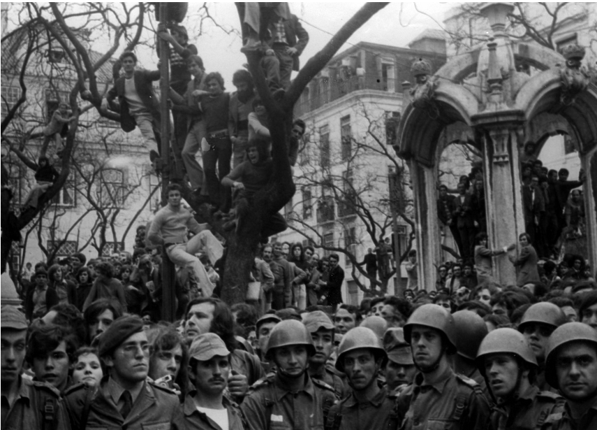 VictorPereir1's tweet photo. 49e anniversaire de la Révolution des Œillets ! 

En cadeau, le premier télégramme envoyé par l'ambassadeur français à Lisbonne le 25 avril au matin, alors que le MFA a pris le contrôle d'une partie de Lisbonne mais que l'incertitude règne sur les intentions. 

Et un thread🔽 https://t.co/meuCWVsmDA