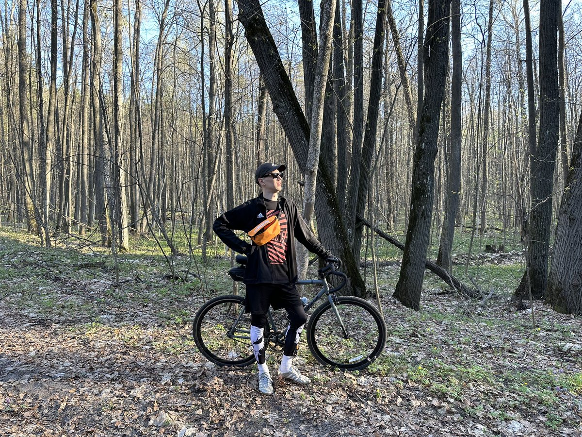 Вчера в зеленый бор гонял, бобра видел