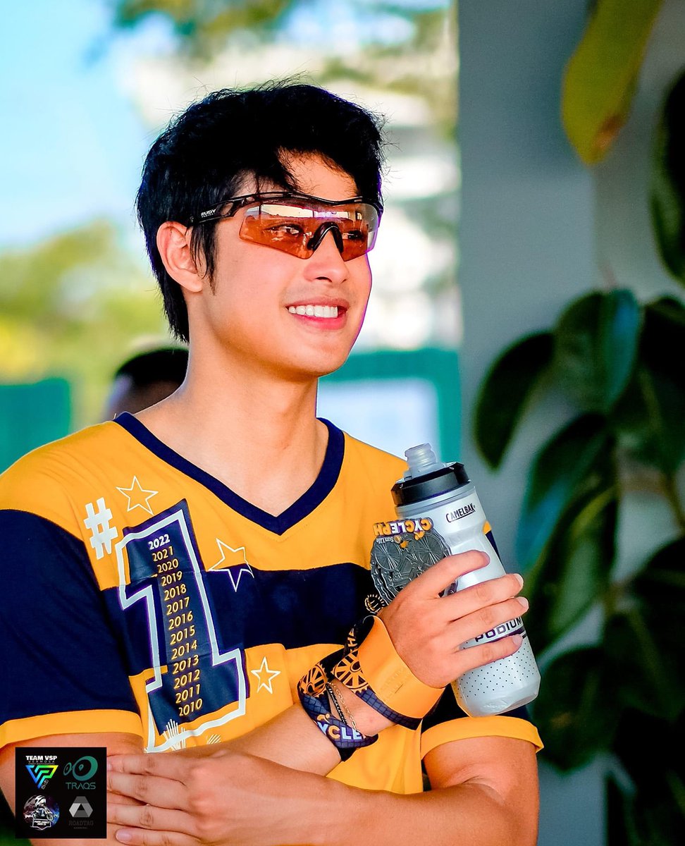 DONATORSPH's tweet photo. Hello, Biker Donny! ☀️💛

📸 Photo Konect Moto TV’s Facebook Posts 
🔗 https://t.co/WYNDKyRPFS
🔗 https://t.co/4slNRvNvFn
🔗 https://t.co/L8OR8fuKCQ

#SunCyclePH | #DonnyPangilinan | @SunLifePH | @donnypangilinan https://t.co/fdiZu50JIc