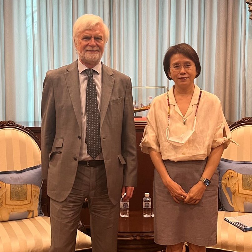 Jim Skea (@jimskeaipcc) on Twitter photo Great talk with H.E. Ms. Eksiri Pintaruchi, DG of the Dept of International Organizations <a href="/MFAThai/">กระทรวงการต่างประเทศ | MFA of Thailand</a>.
We spoke about inclusiveness within the <a href="/IPCC_CH/">IPCC</a>, balancing views between developed/developing countries, and involving younger generations in climate change initiatives. Great talk with H.E. Ms. Eksiri Pintaruchi, DG of the Dept of International Organizations <a href="/MFAThai/">กระทรวงการต่างประเทศ | MFA of Thailand</a>.
We spoke about inclusiveness within the <a href="/IPCC_CH/">IPCC</a>, balancing views between developed/developing countries, and involving younger generations in climate change initiatives.