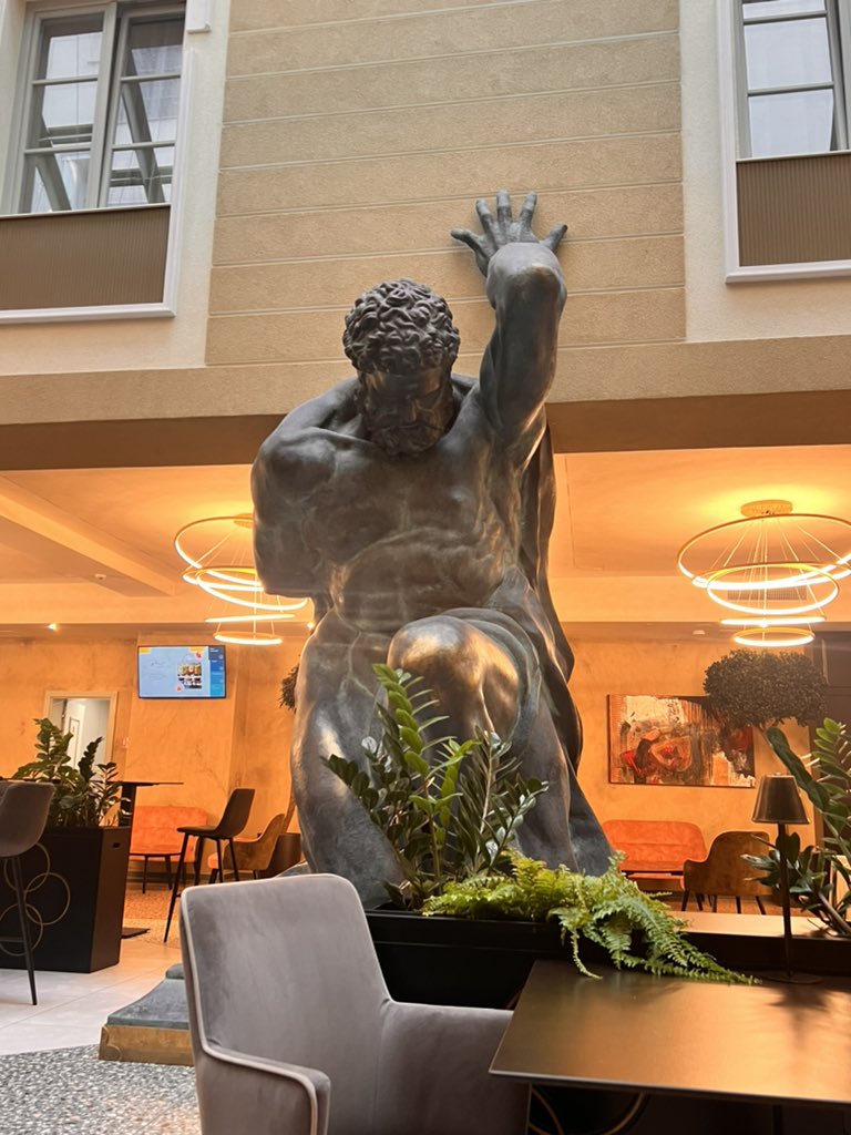 Chris Tomlinson tweet media