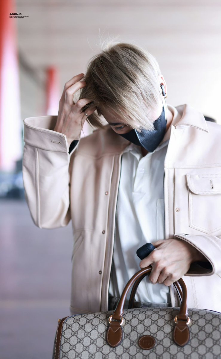 yydexiaofanqie's tweet photo. Welcome my CEO 🤭🤭🤭
Tán tổng tối 3h sáng chưa ngủ nên giờ mới dậy hí hí 🥰🥰🥰
@santa_zanduo
SOLO SANTA DAY
#HappySoloDaySanta
#HappyGraduationSanta https://t.co/8HpdjRkbNB