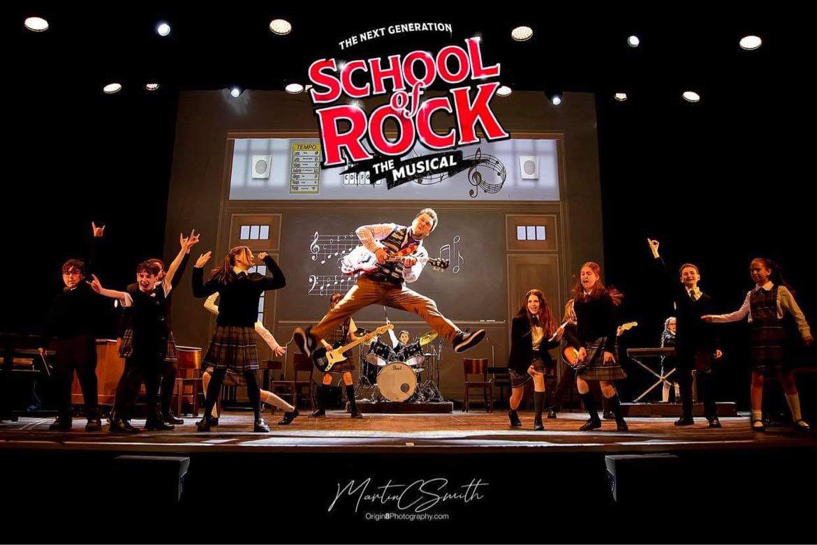 𝗦𝗧 𝗔𝗟𝗕𝗔𝗡𝗦 - 𝗔𝗥𝗘 𝗬𝗢𝗨 𝗥𝗘𝗔𝗗𝗬 𝗧𝗢 𝗥𝗢𝗖𝗞! 🤘
School of Rock, Andrew Lloyd Webber's hit musical opens at The Alban Arena 25th April - 29th April! 🎸
 
🎫 alban-arena.co.uk/events/school-… 
 
 #schoolofrockmusical #andrewlloydwebber #herewego #letsdothis #localtalent #april