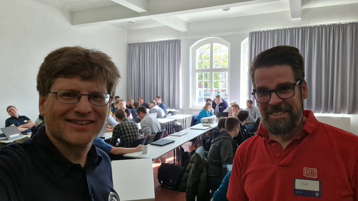 Volles Haus bei unserem Workshop zu phantastischen Diagrammen mit <a href="/RalfDMueller/">Ralf D. Müller 📯 @rdmueller@mastodontech.de</a> beim <a href="/devdaydresden/">dev day</a> 

devday.de/dev-day-2023/t…