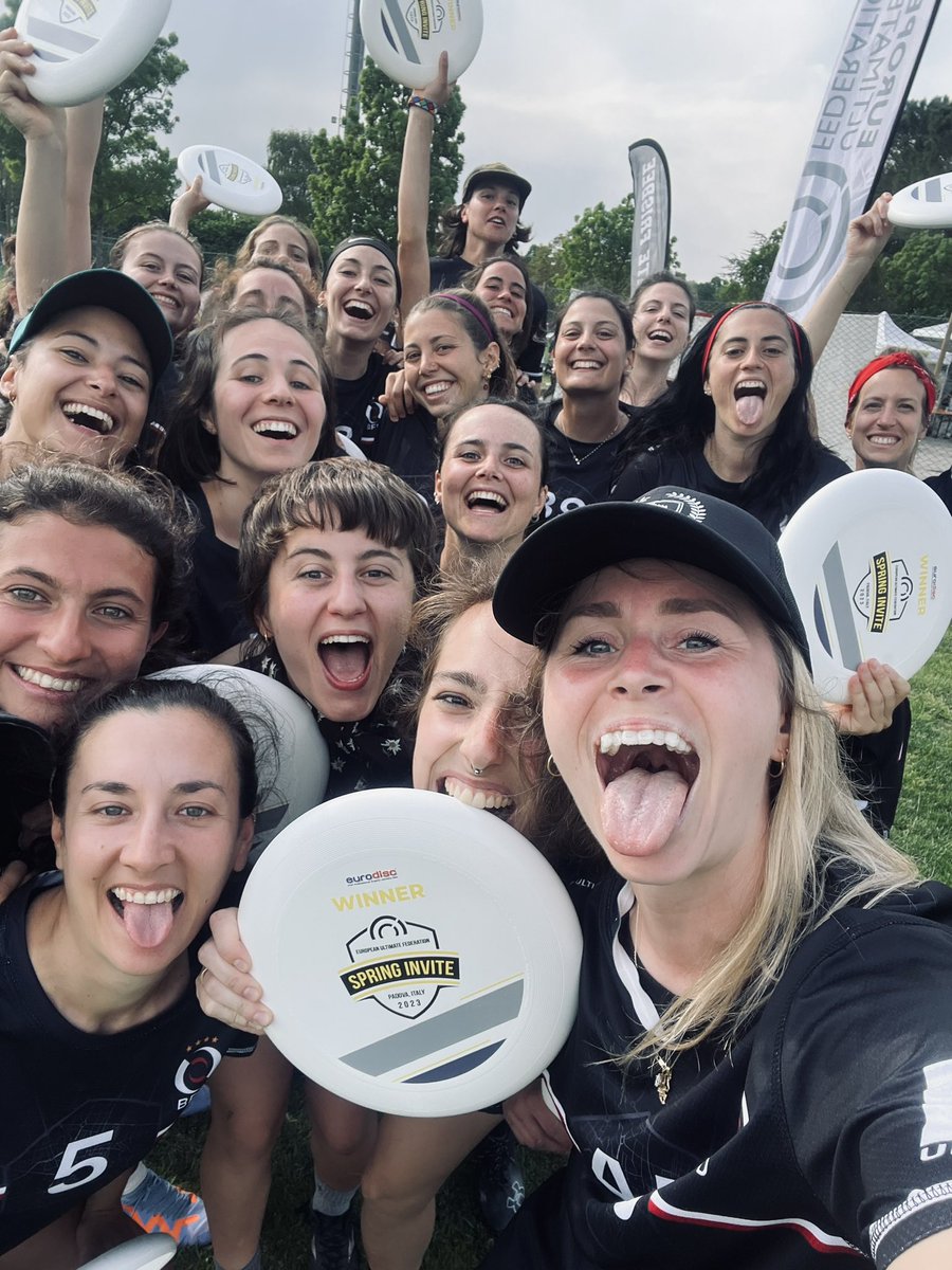 bebruprincese's tweet photo. Had the opportunity to play with these great ladies at “Spring Invite” tournament🥏..#bfdshout #womenultomate #winners https://t.co/AF19KTNap8