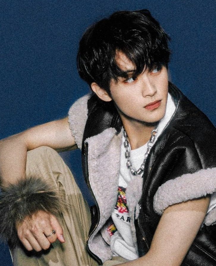 Dami002min's tweet photo. Au

Donde Haechan se hace un cambio de imagen para que Mark lo note, pero Mark lo miraba desde antes de hacerse popular https://t.co/P3gFcARDNj