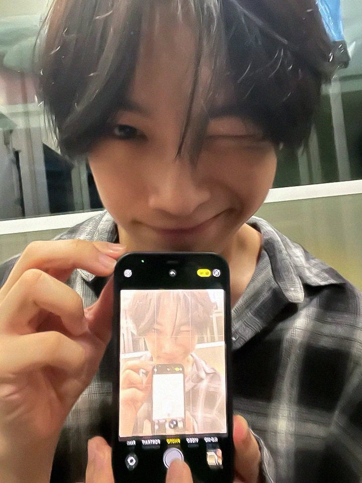 AJAAofc's tweet photo. [💌] happy dumplings day!!! 🥺🥟

ROAD TO 4EVER
#DumplingSelcaDay #4thWithAxl #AJAA #AJAA_AXL https://t.co/0DPTtP77Ww
