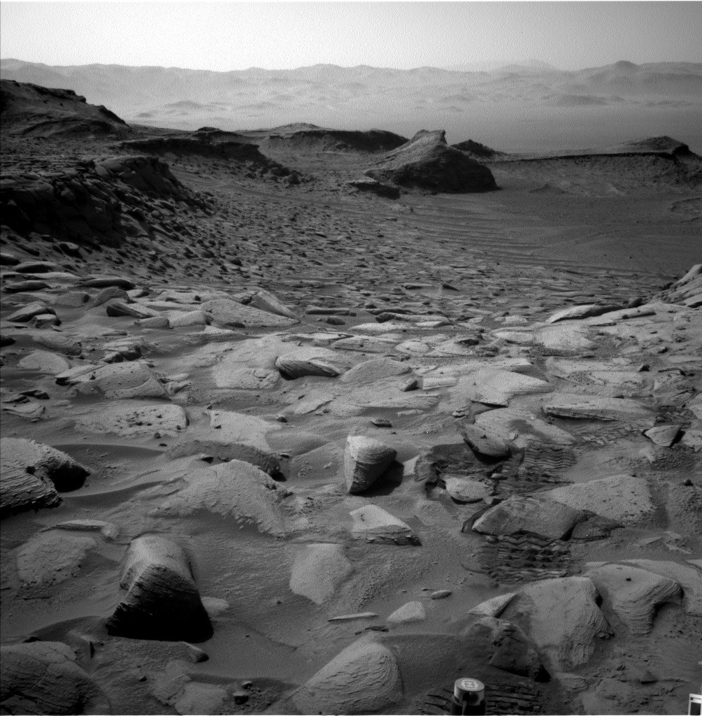 DLR_next's tweet photo. Mal wieder ein kurzer Blick zum Mars. Bild des Curiosity-Rovers von vorgestern. https://t.co/VrmxguGXZu
