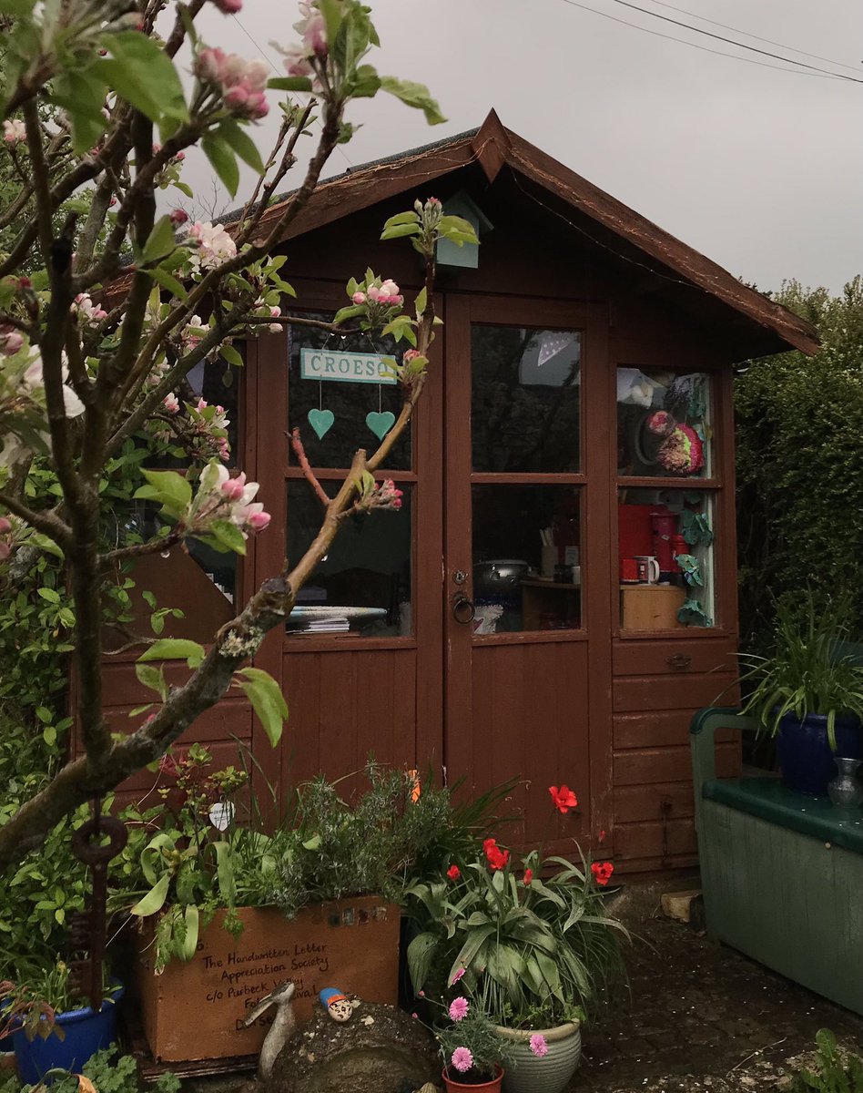 letterappsoc's tweet photo. The apple (blossom) of my eyeโฆ (although saying that I can see it needs a few running repairs and the fairy lights fixing and a tidy up of the plants, but other than that itโs still very much loved) #LetterWritingShed ๐๐๐ธ๐ท๐ https://t.co/0aYmibM4jc