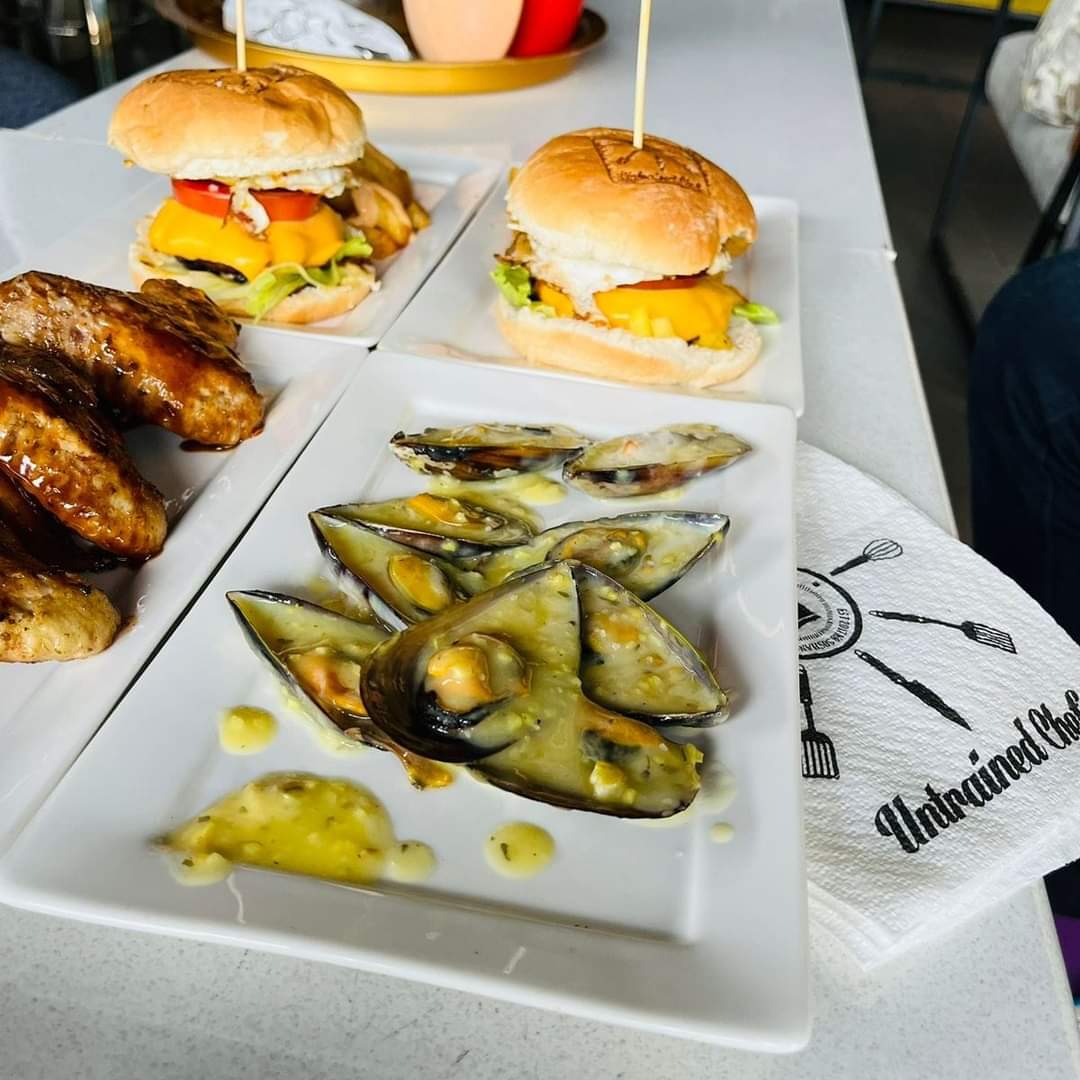 UntrainedChefZa's tweet photo. Untrained Chefs_ZA is guaranteed to add a little spice to your day 🔥🔥🔥
⌚ 10am - 8pm Mon To Thurs &amp; Sun
      10am - 10pm Fri&amp; Sat
📍 1214 Block K Soshanguve 0152
📞 0798639928 
📱DELIVERY KA SPEED
Chris Excel|Penuel |Melita |Nandipha |Yizo Yizo 
#adultingshowmax https://t.co/tEoFURIUaW