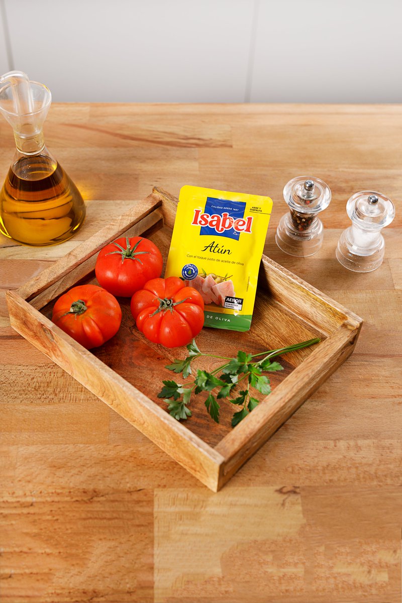 conservasisabel's tweet photo. ¡Tres ingredientes y el Mini Pouch y tengo un plato rico solucionado para hoy!
¿Sabrías darnos una receta con Atún Isabel y tres ingredientes más? ¡Te reto!
#MiniPouchIsabel #ConservasIsabel #HoyComemosConIsabel https://t.co/MaDQCB66ck