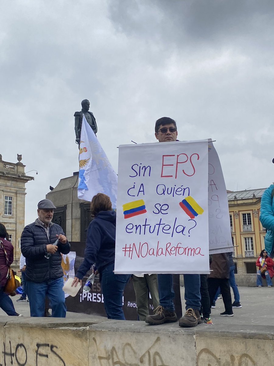 ElRoRodry's tweet photo. Sin uribistas, ¿de quién nos reímos? https://t.co/fAV5a5vHbx