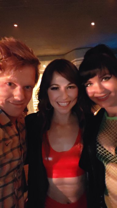 OMG!!! This was a dream come true and felt a bit nervous asking @rileyreidx3 to take photo with us 😄<a href="/tag/pornhubawards"class="tags"><span>#pornhubawards</span></a>