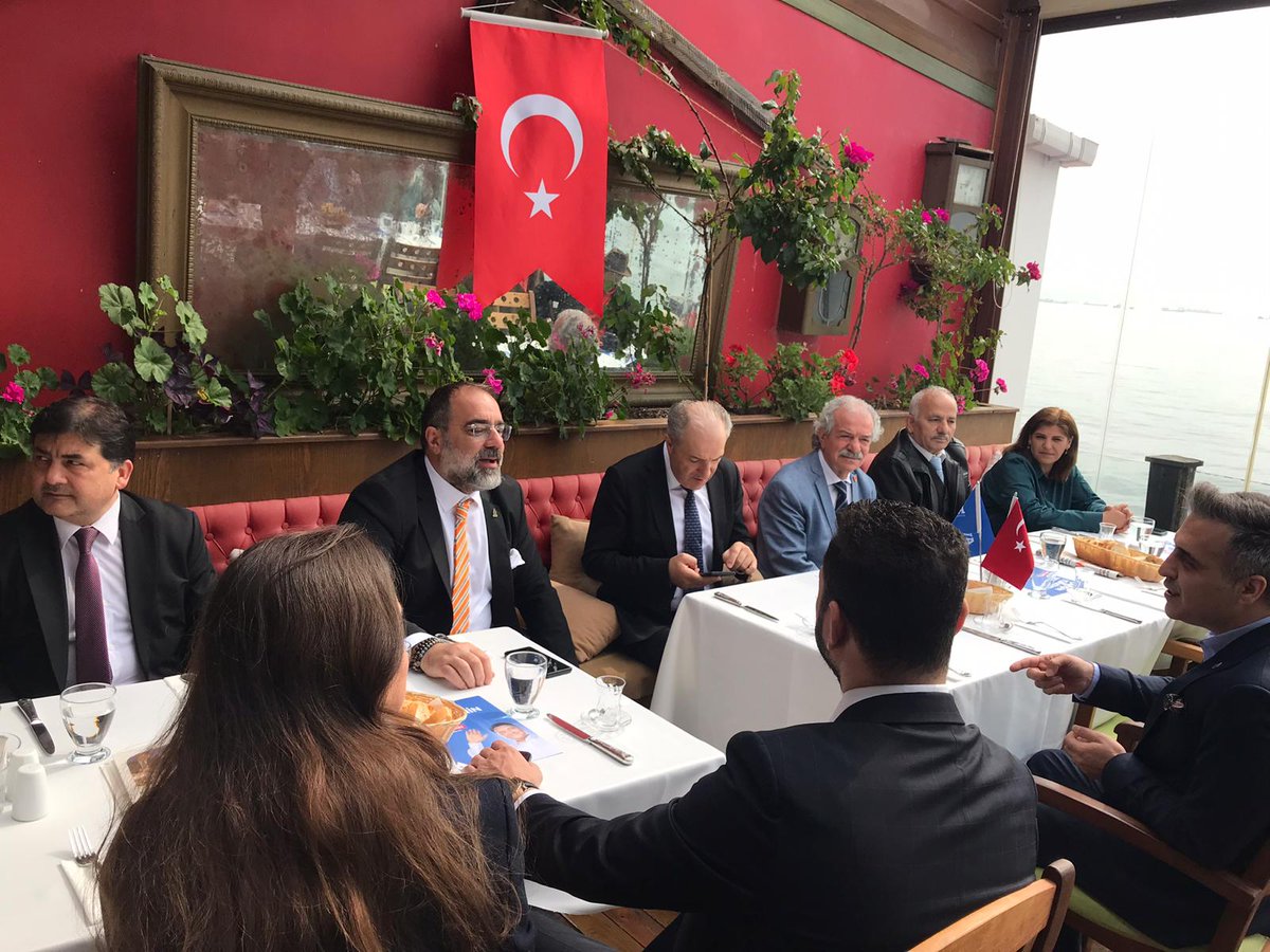 bkrdeva's tweet photo. DEVA Partisi Genel Başkan Yardımcısı ve CHP İstanbul 3 Bölge Milletvekili Adayımız Sn. @myeneroglu ile birlikte İlçemiz muhtarları ve yerel basın ile birlikte kahvaltı etkinliği ile güne başladık
#SanaSöz #DevaPartisi #Seçim2023  #DevaiçinCHP https://t.co/broYMOjp3P