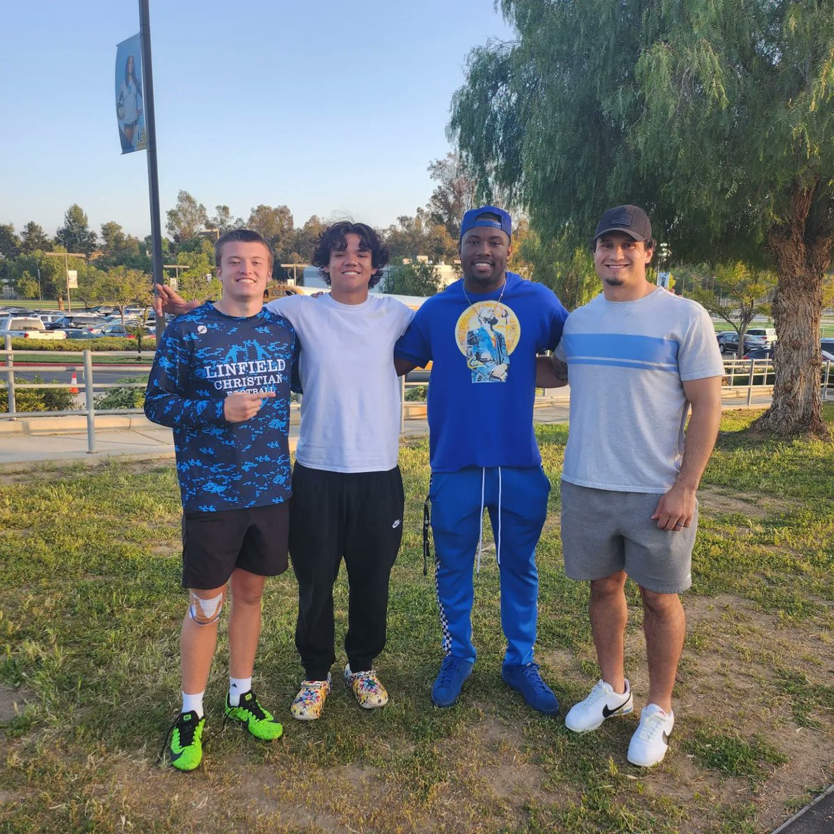dburns26's tweet photo. Great visit from @t.brown82 today.Came back and talked about the Standard with the next Gen!!
#LionsBackInTheDen
#TheStandard
#AllPac12
#StudentAthlete https://t.co/PoFw6SEFFn