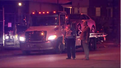 FOX29philly's tweet photo. A tow truck driver is fighting for his life after being gunned down in an attempted robbery in Southwest Philly. @HankFox29 has all the details coming up in the first hour of #fox29goodday
#fox29philadelphia
@FOX29philly
@thomasdrayton
@BobKellyFOX29
@SueSerioFox29 https://t.co/nJFcCEzl5r
