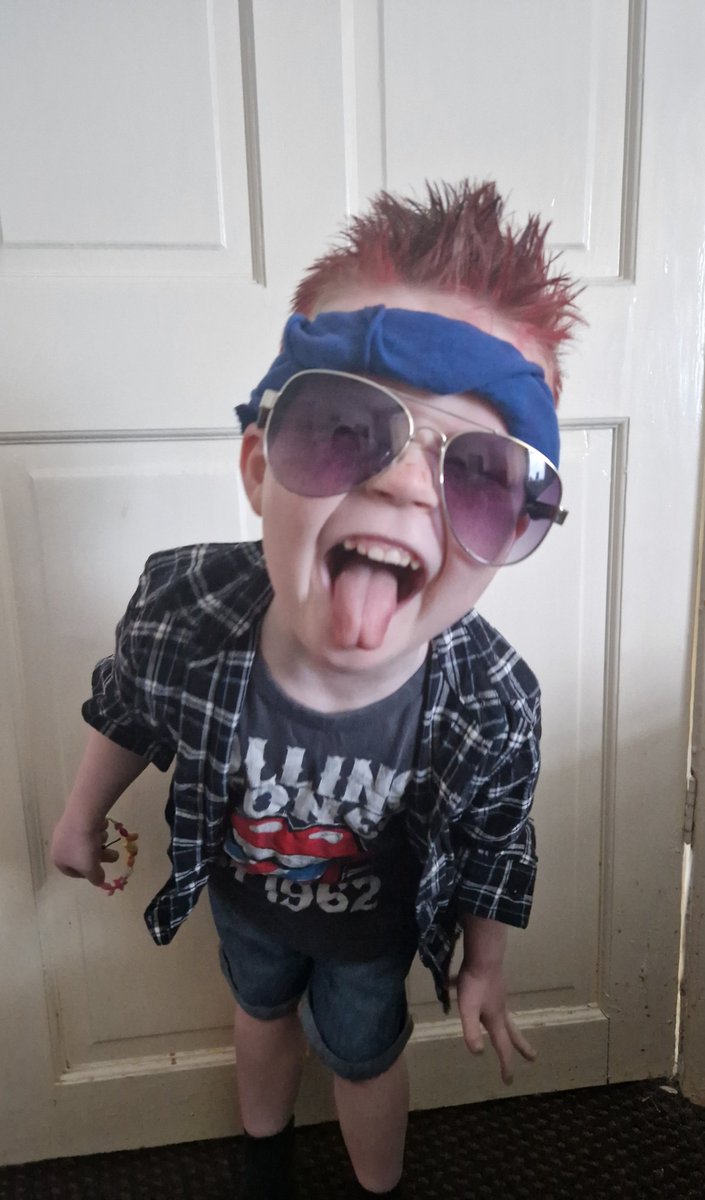 Zara Reid tweet media