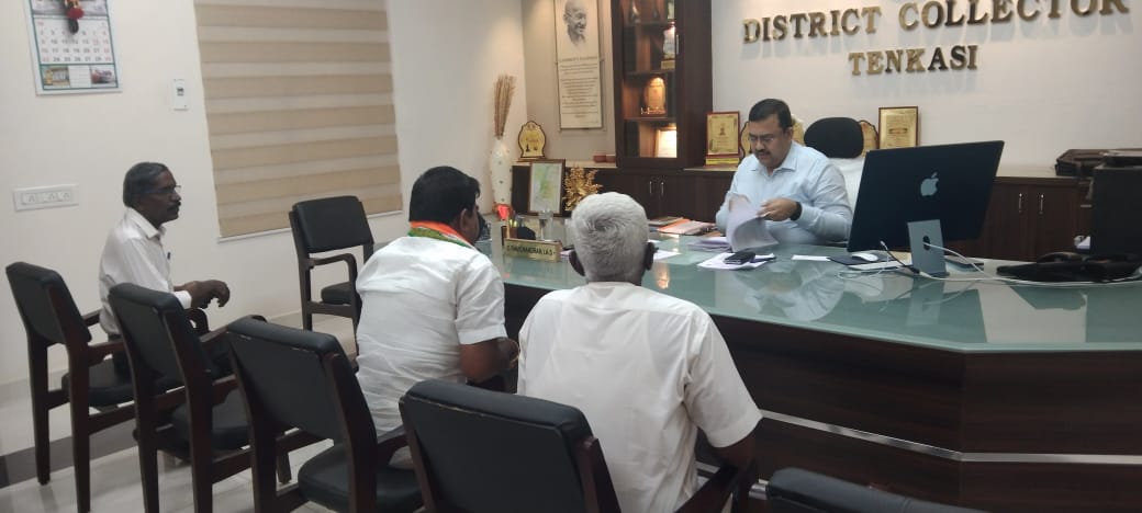 தென்காசி தொகுதிக்கு உட்பட்ட பல்வேறு கோரிக்கை மனுக்களை மாவட்ட ஆட்சியர் அவர்களிடம் வழங்கிய போது