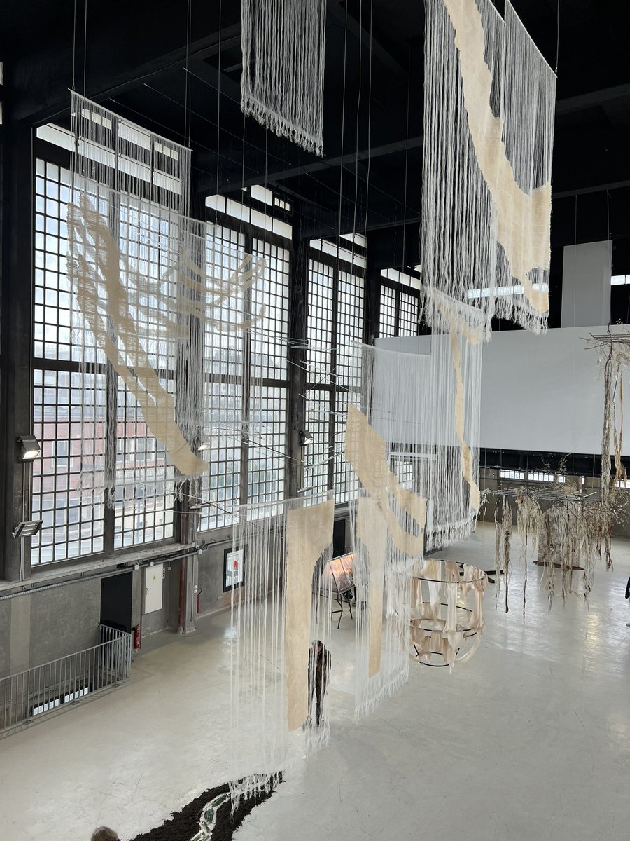 svdpt's tweet photo. Il faut impérativement aller voir l’exposition collective SYMBIOSIUM_ COSMOGONIES SPÉCULATIVES à la @FFiminco (invitation du @CWB_Paris) jusqu’au 6 mai 2023 ! 🌍🌱 https://t.co/i8Rf9r5Z6u