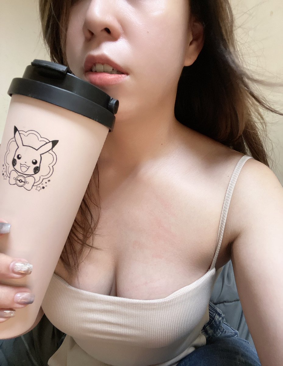 忘了感謝萬能推特朋朋
我有皮卡丘的杯子了 https://t.co/IExY283lxv