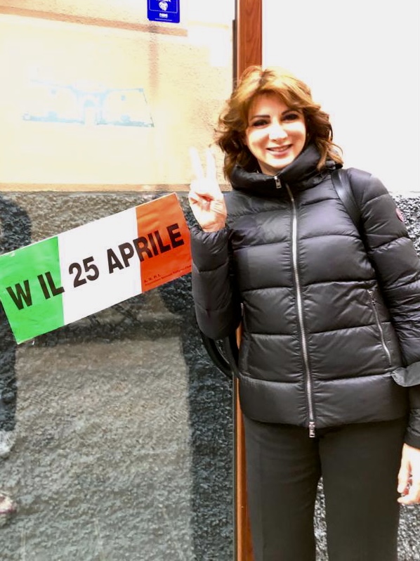 Buon 25 Aprile a tutti! Perché nessuna festa è unitaria quanto la liberazione dal nazifascismo. Perché l'Italia era ed è antifascista. La Costituzione è antifascista. La nostra democrazia è antifascista.
Chi non si riconosce in questi valori è fuori dall'ordinamento democratico🌹