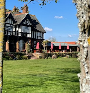 PierslandHouse's tweet photo. Not saying it's the warmest but... ☀️ ☀️ ☀️
#Troon  #Ayrshirecoast https://t.co/zBr1yp0eYk